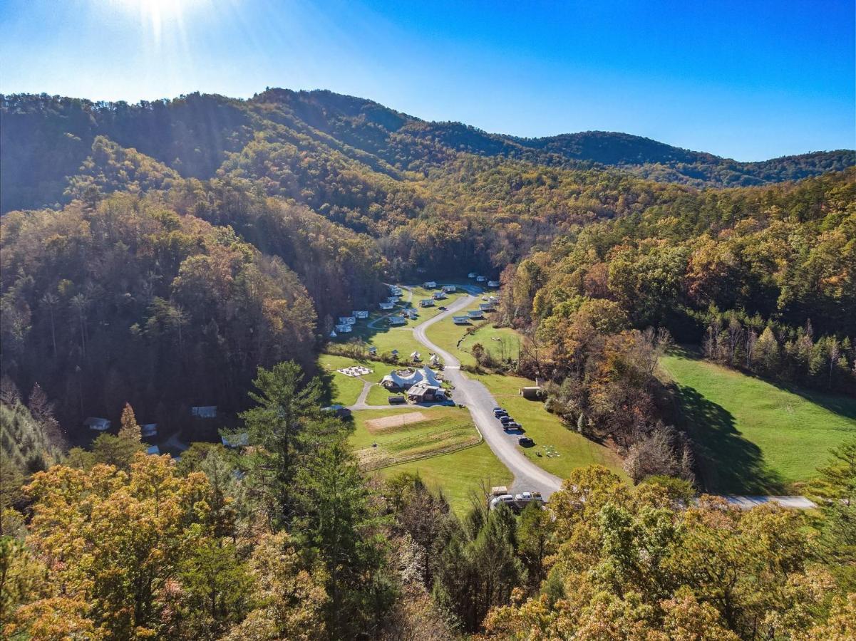 Hotel Under Canvas Great Smoky Mountains Pigeon Forge Esterno foto